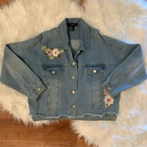 F21 Jean Jacket w/ Floral Appliqués Size Large Raw Cut Crop Hem Forever 21
